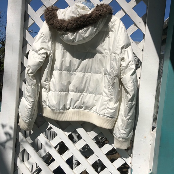 GAP Puffer Jacket with Faux Fur Lined Removable Hood. Great Jacket! - Picture 3 of 9